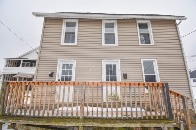 Building Photo - RWIL300 Unit Apt 3