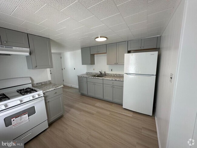 Building Photo - 209 Main St Rental