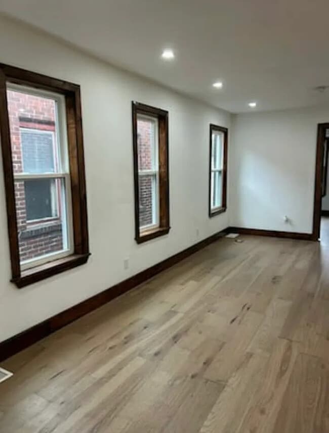 Photo - 85 Abbott Rd Unit Upper - Left