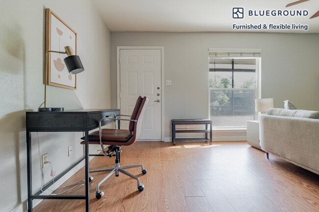 Photo - 1230 E 38th 1/2 St Unidad SI FL2-ID306