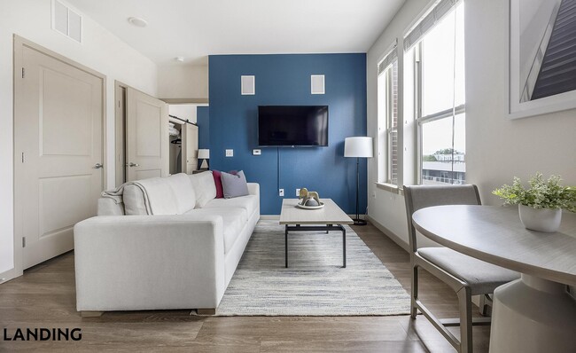 Photo - 1550 N Raleigh St Unidad W-426