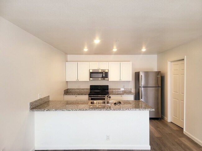 Photo - 401 Linden St