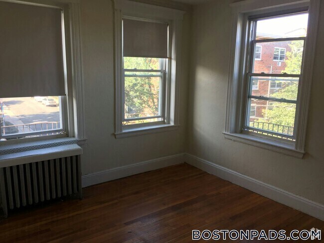 Building Photo - 4 Vinal St. Rental