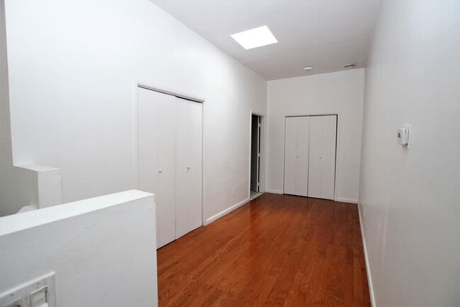 Photo - Spacious bi-level one bedroom in Nolibs Unit B