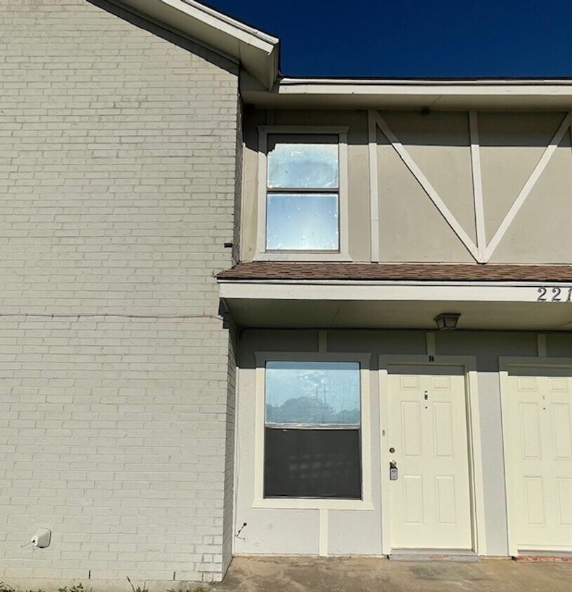 Photo - 221 Meadow Court Unit B