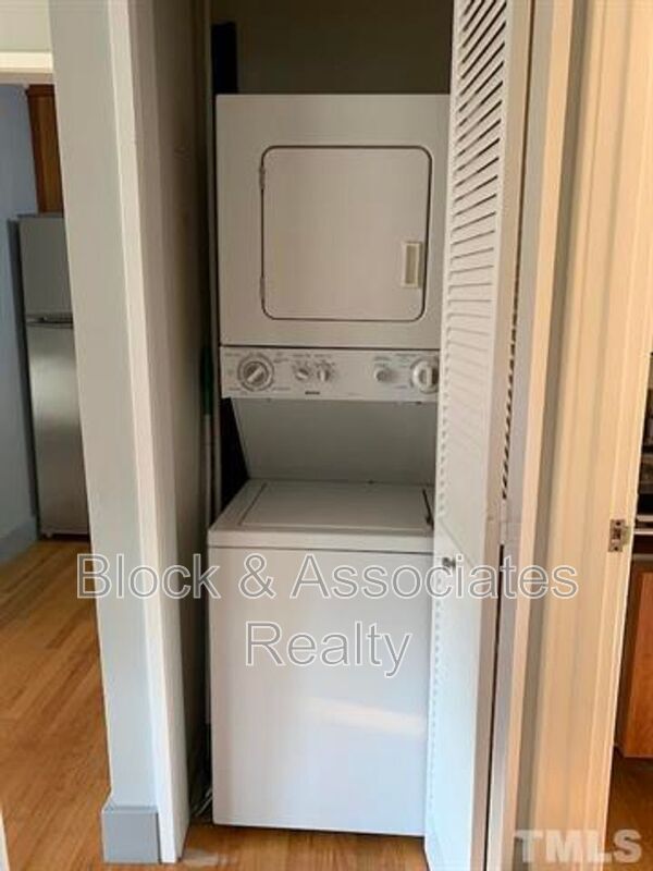 Photo - 631-B Daniels St