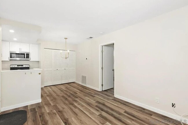 Photo - 767 Eastshore Terrace