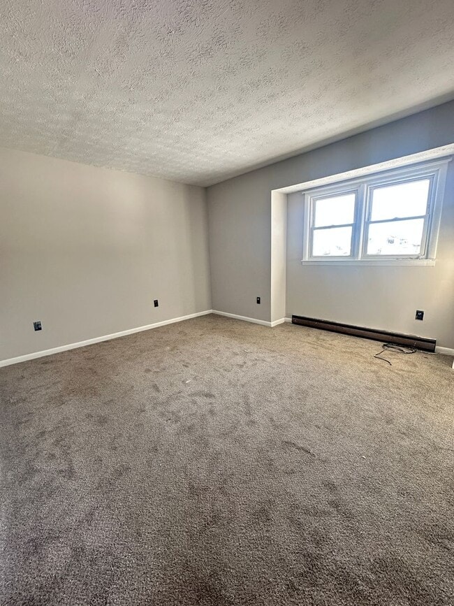 Photo - Townhouse for Rent in Broadway