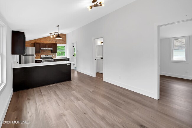 Photo - 105 Owens Ave