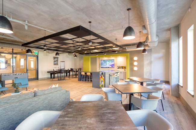 Lofts at Monroe Apartments | Jacksonville, FL | Resident Lounge - Lofts at Monroe