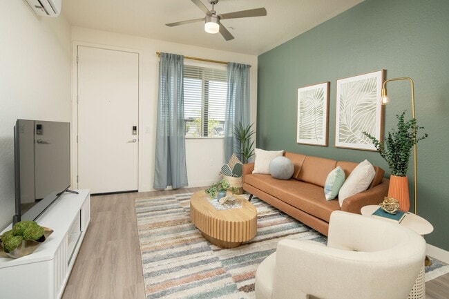 Photo - Streamliner Aldea