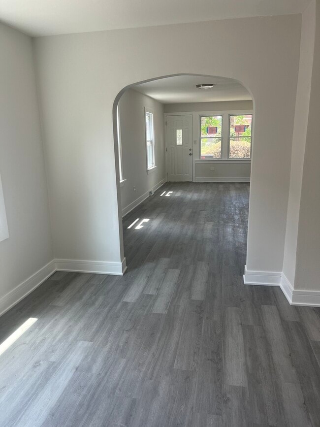 Photo - 13709 S School St