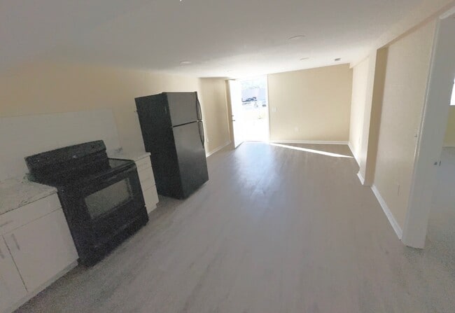Photo - 719 Fern St