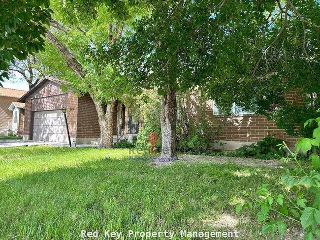 Photo - Country Club Dr. Single Family Home