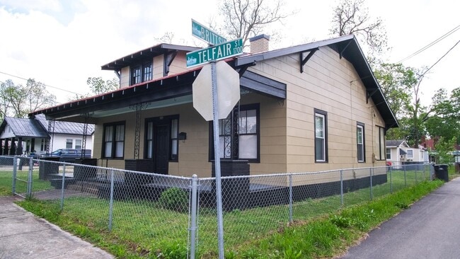 Corner Lot - 1732 Telfair St