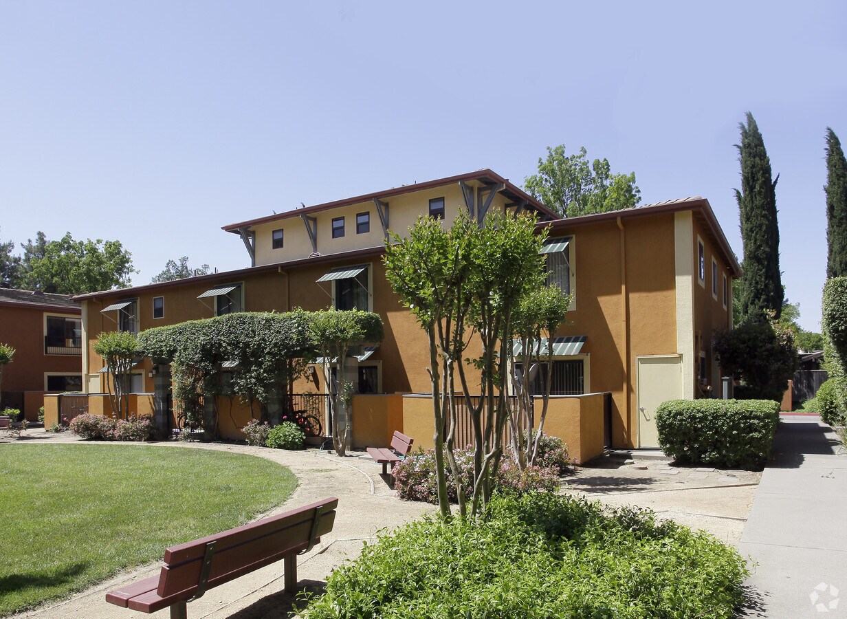 Photo - Tuscany Villas Apartments