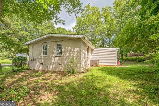 Photo - 16 Bromack Dr SE