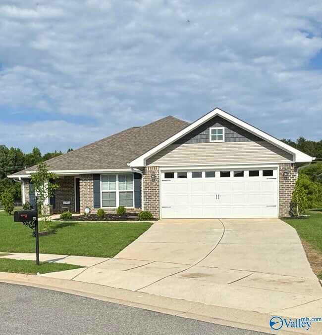 Photo - 272 Abercorn Dr House