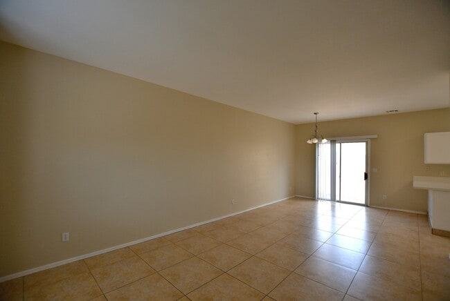 Photo - 2300 E Magma Rd
