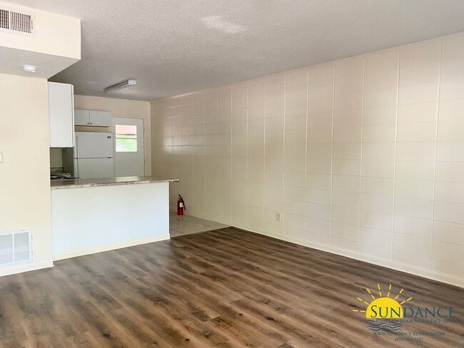 210 Dates Ave NW