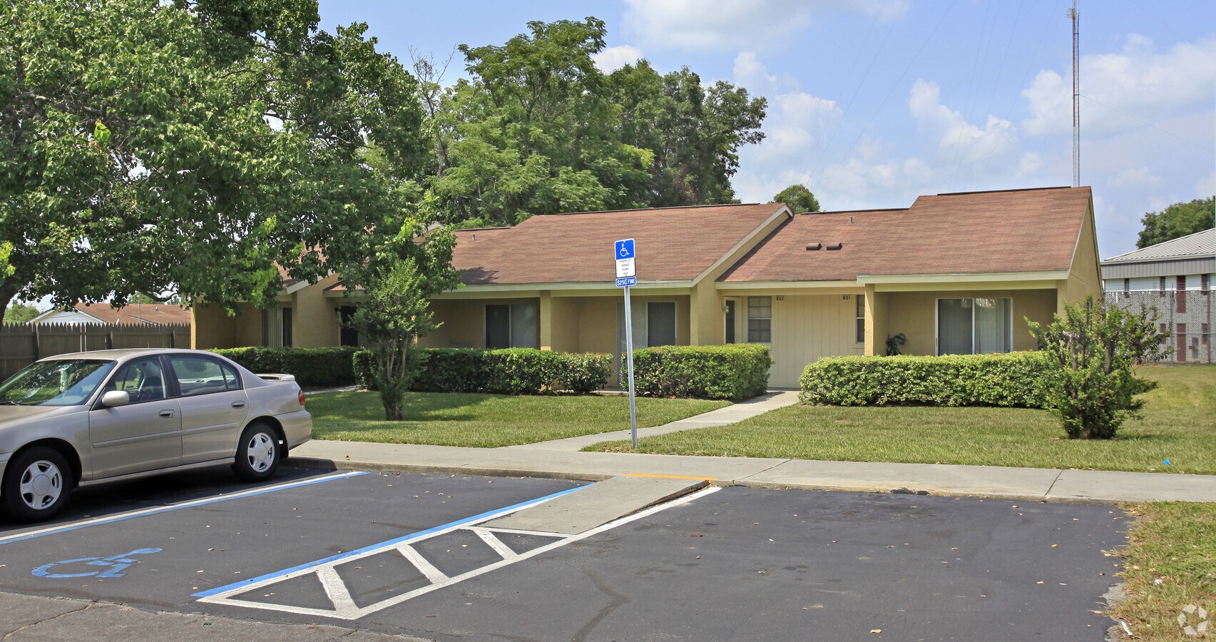 Photo - Hilltop Apartments
