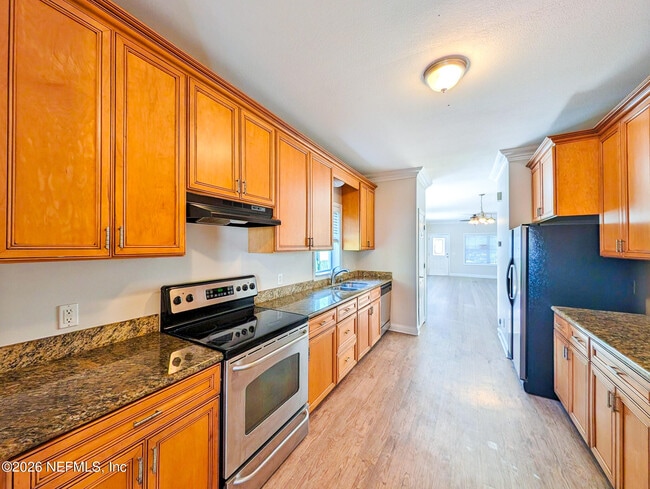 Photo - 411 3rd Ave S