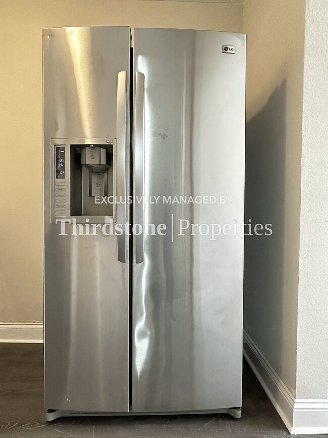 Photo - 3347 Phyllis St