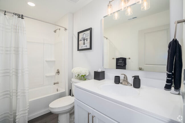 1BR, 1BA - 624SF - Bathroom