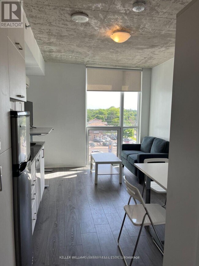 Photo - 1900 Simcoe St N Unité 504