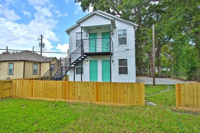 Building Photo - 505 E 32nd St Unit 1
