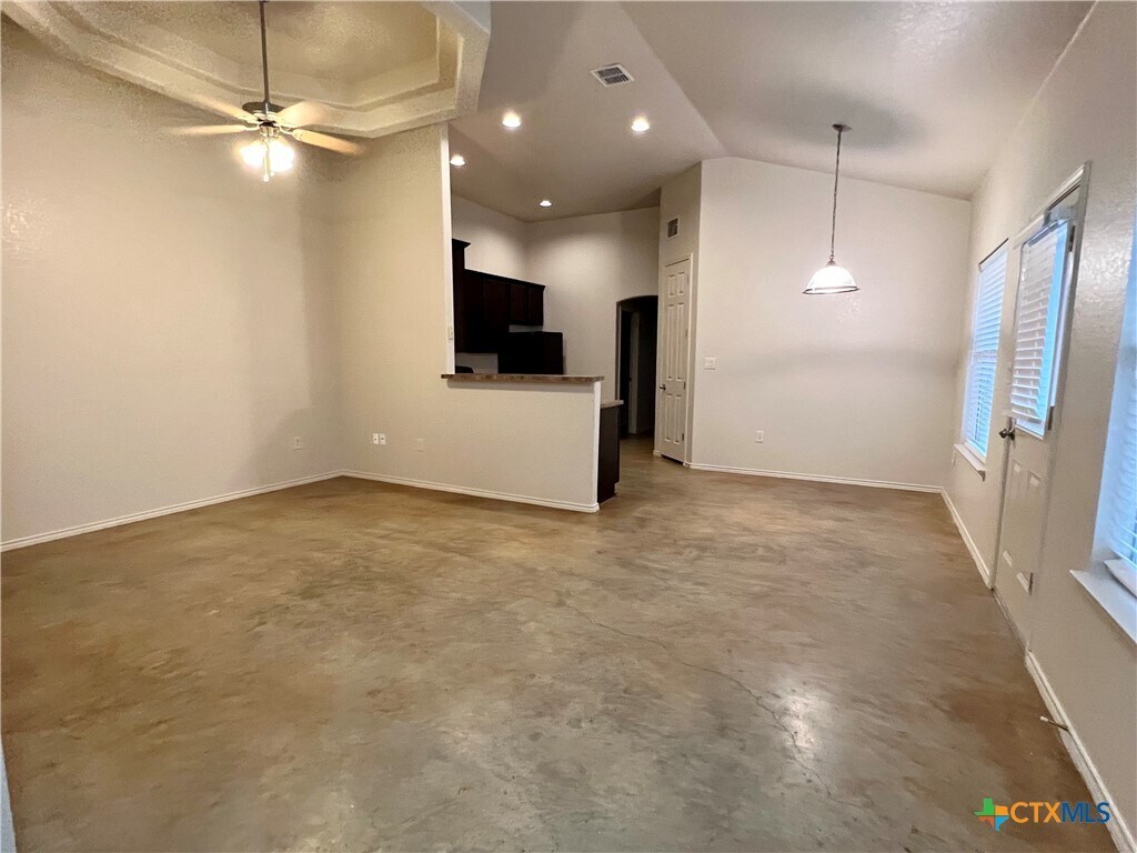 Photo - 213 Anne Louise Dr