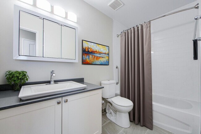 Photo - 225 Van Horne Apartments