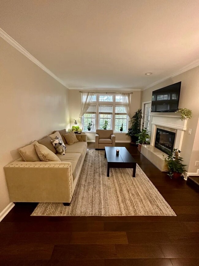 Building Photo - 220 Renaissance Pkwy NE Unit 1110 Rental