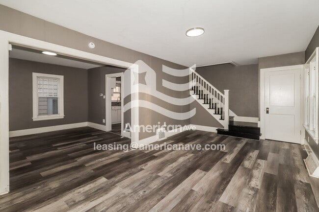 Photo - 1002 E Victoria St