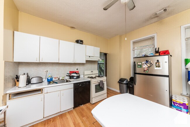 Photo - 2057 W Roscoe St Unidad 3