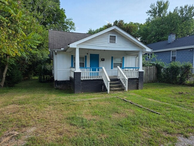 Building Photo - Knoxville 37921 - 3 bedroom 1 bath - call ... Rental