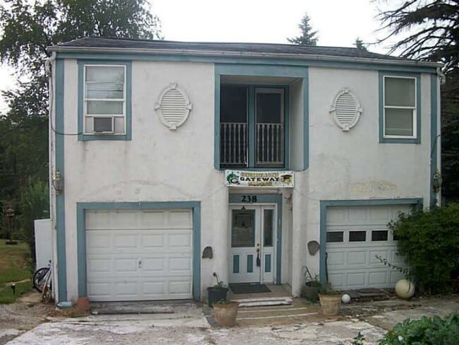 238 poplar st Unit Rear Unit