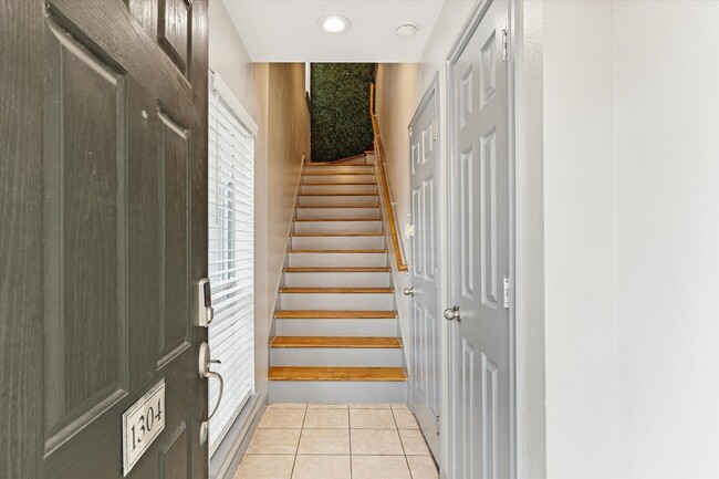 Building Photo - 3001 Murworth Dr Unit 1304