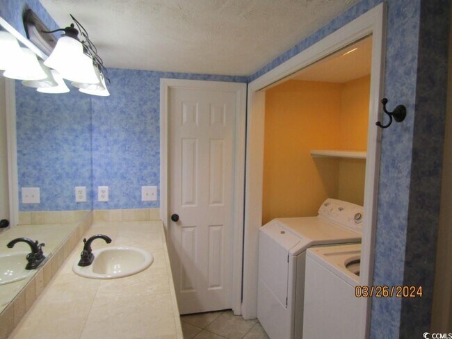 Building Photo - 4304 Beverly Ct