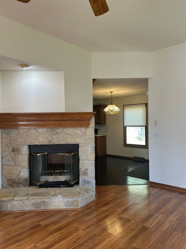 Photo - 8391 Lanmark Dr