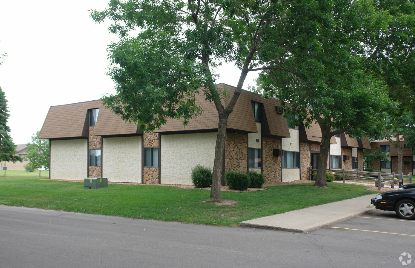 Photo - Oakwood Estates Apartments