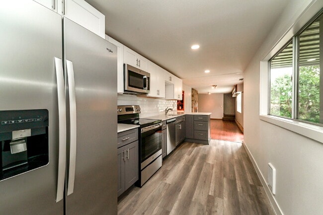 Photo - Cozy Unit available!