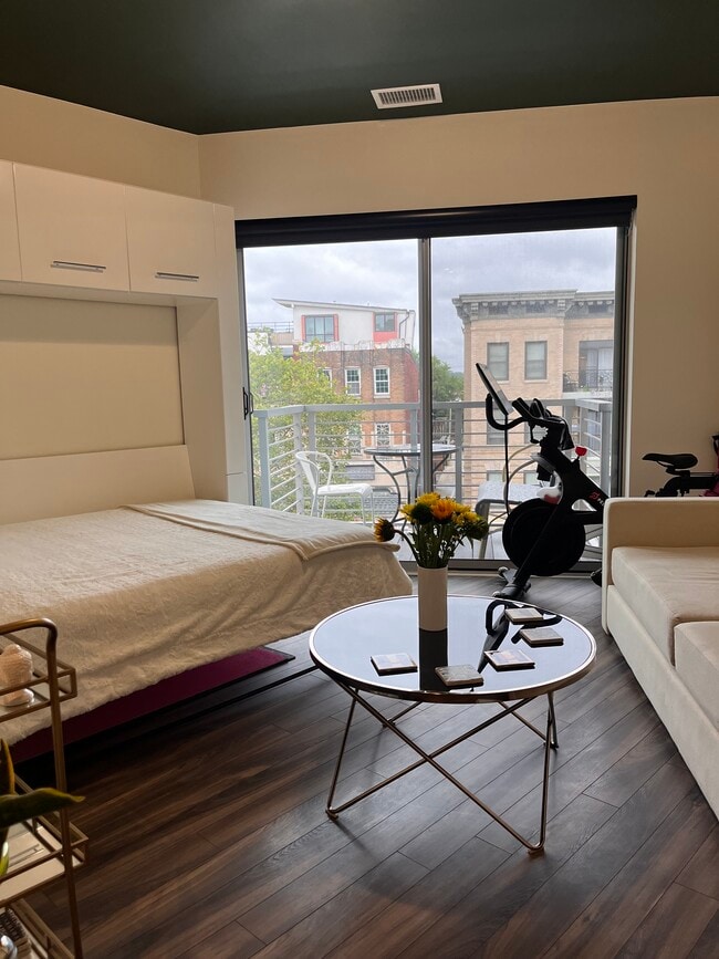 Photo - 2550 17th St NW