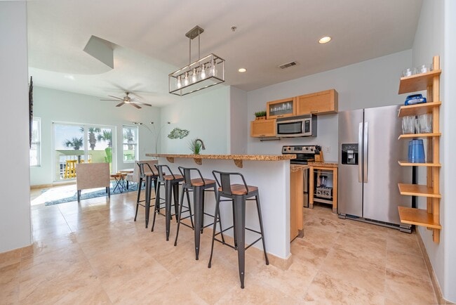 Photo - 9420 Seawall Blvd