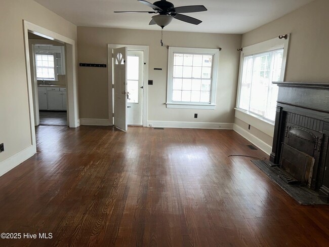 Photo - 2804 Edwards St