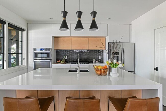 Photo - 634 Bonaventure Ave NE Unit 3