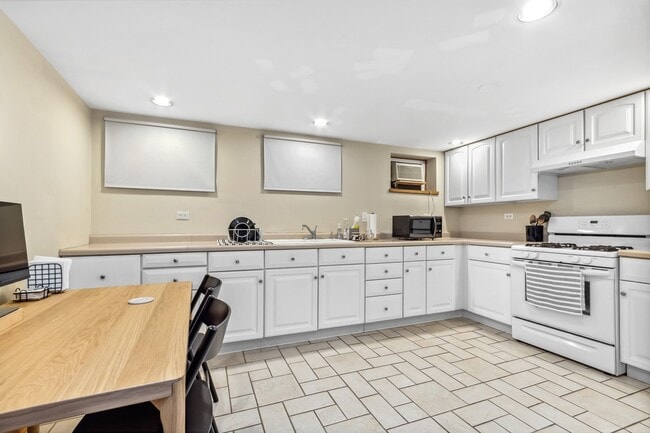 Photo - 403 S Hough St Unit LL