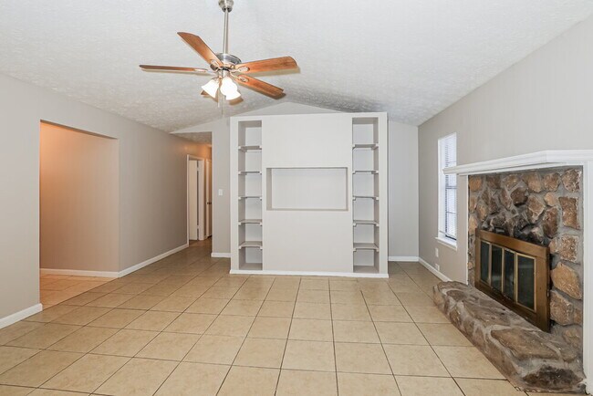 Photo - 266 Montego Cir