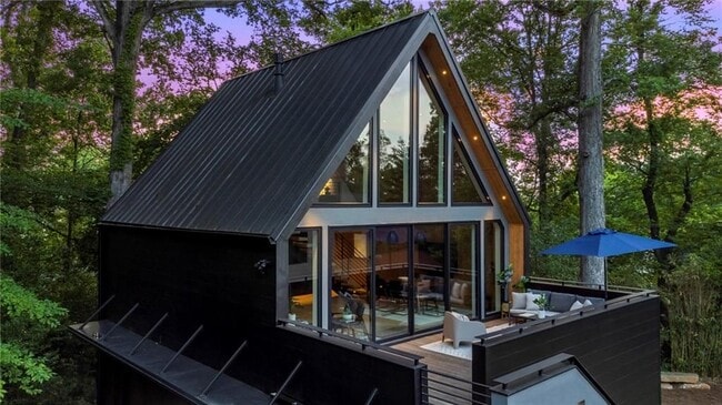 Photo - 1033 Reeder Cir NE