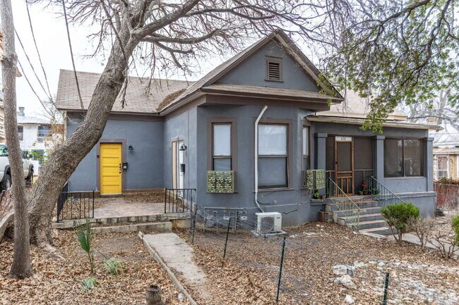 Building Photo - 426 W Woodlawn Ave Unit 1